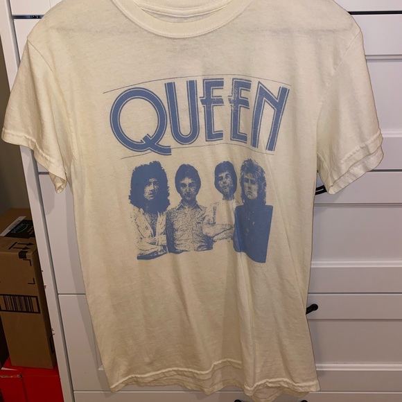 Queens Urban Outfitters shirt - Picture 2 of 4